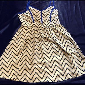Yellow summer dress, Size large.